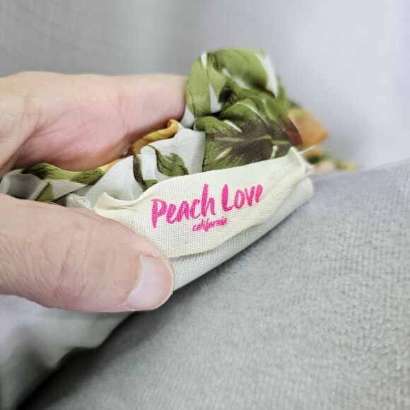 Peach Love California Floral Ruffle 2 Piece Shorts Set Size Small - Picture 8 of 12